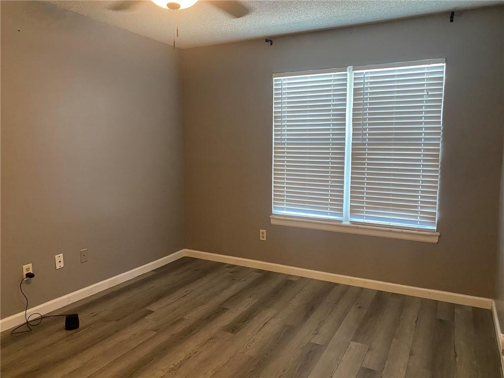 8215 Nw Mace Road Property Photo 6