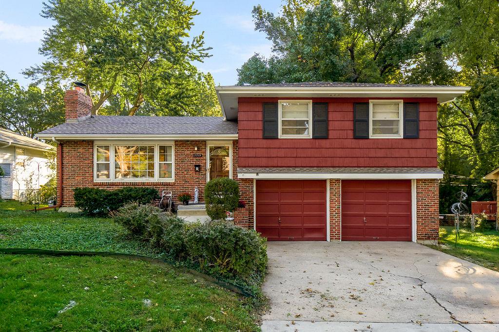 7719 Howe Drive Property Photo 1