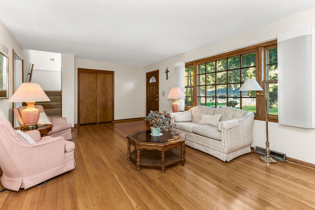 7719 Howe Drive Property Photo 4