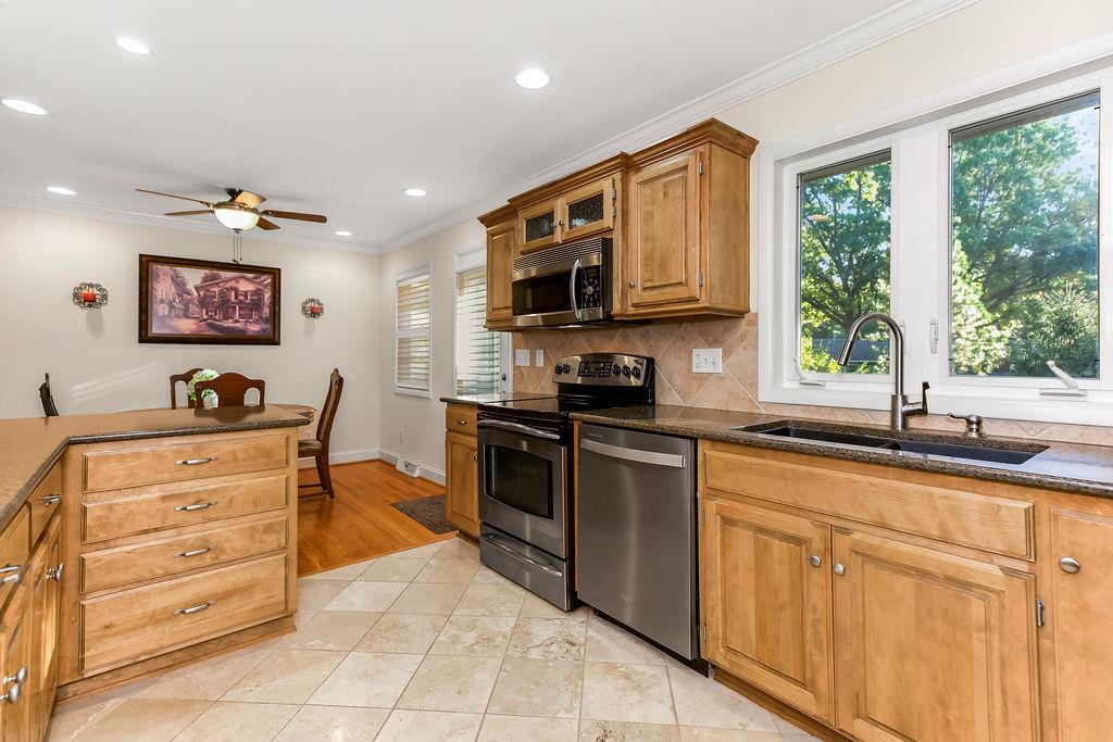 7719 Howe Drive Property Photo 8