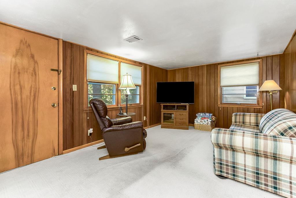 7719 Howe Drive Property Photo 15