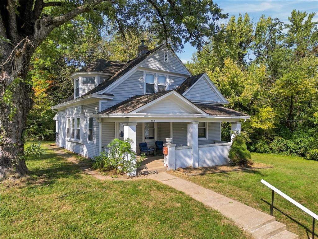 504 N College Street Property Photo 1