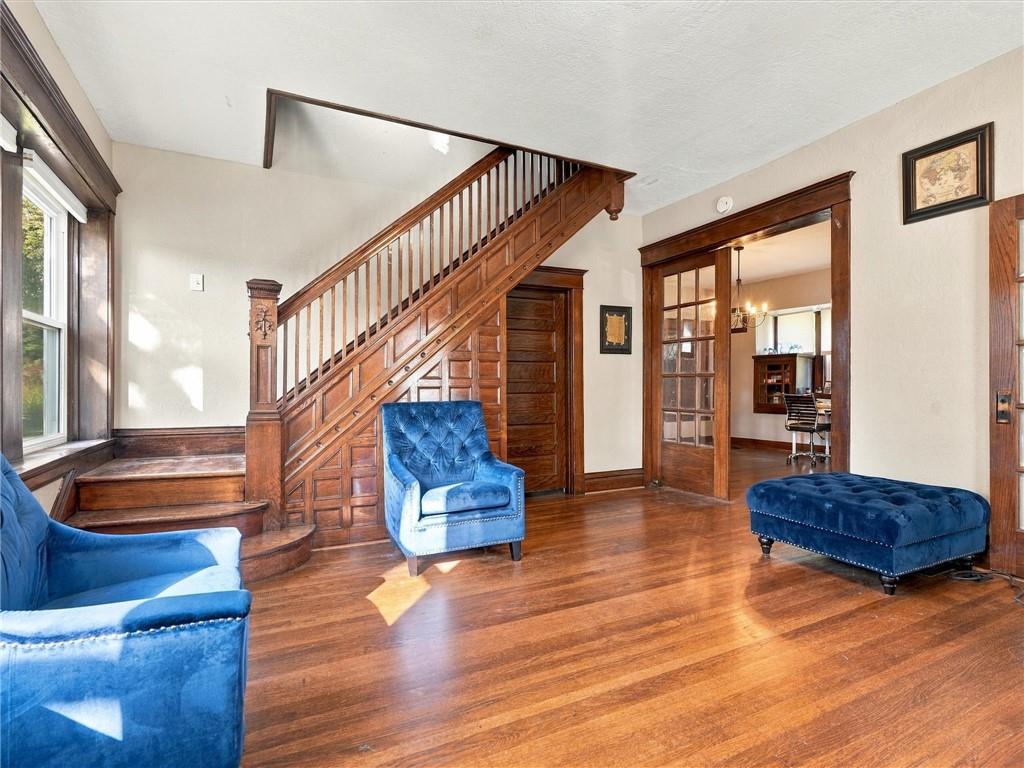 504 N College Street Property Photo 3