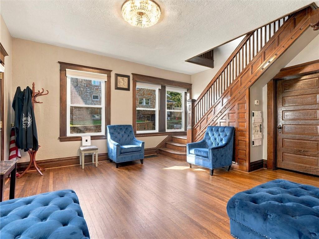 504 N College Street Property Photo 5