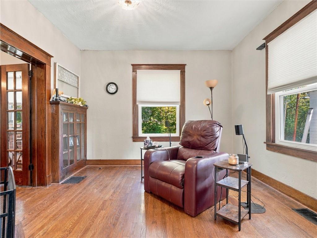 504 N College Street Property Photo 6