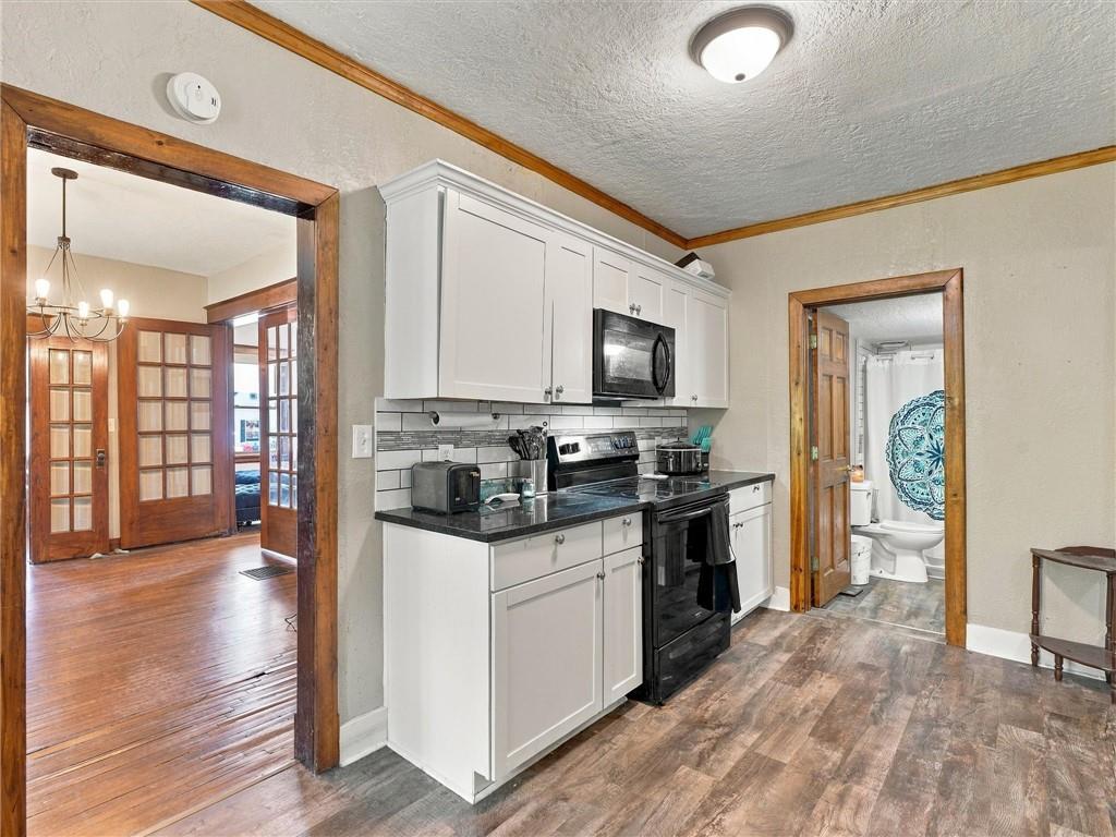 504 N College Street Property Photo 11