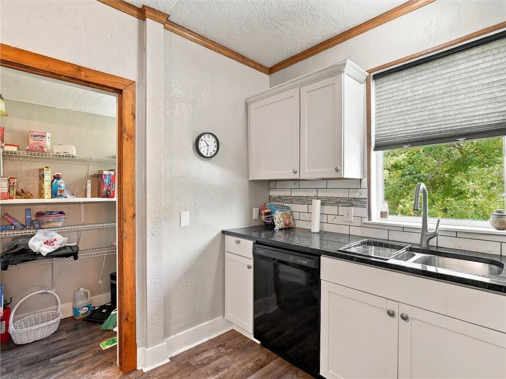 504 N College Street Property Photo 14