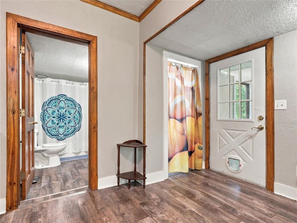 504 N College Street Property Photo 16