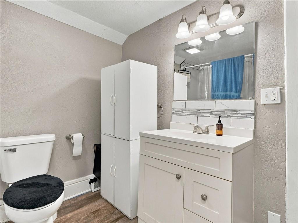 504 N College Street Property Photo 28
