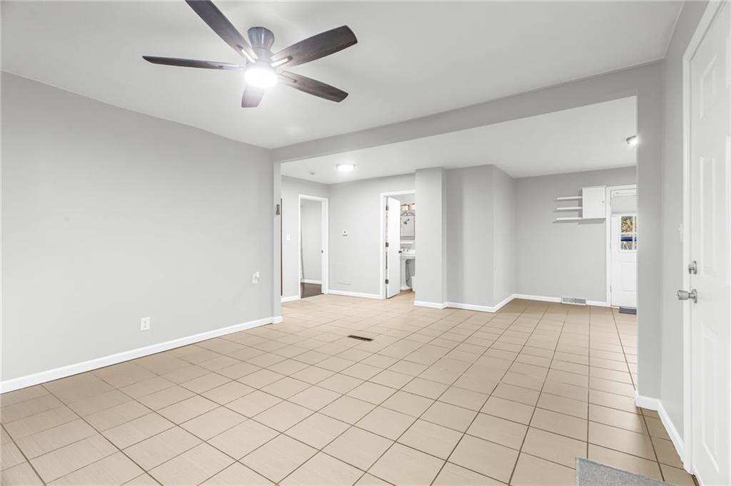 1302 S Hedges Avenue Property Photo 4