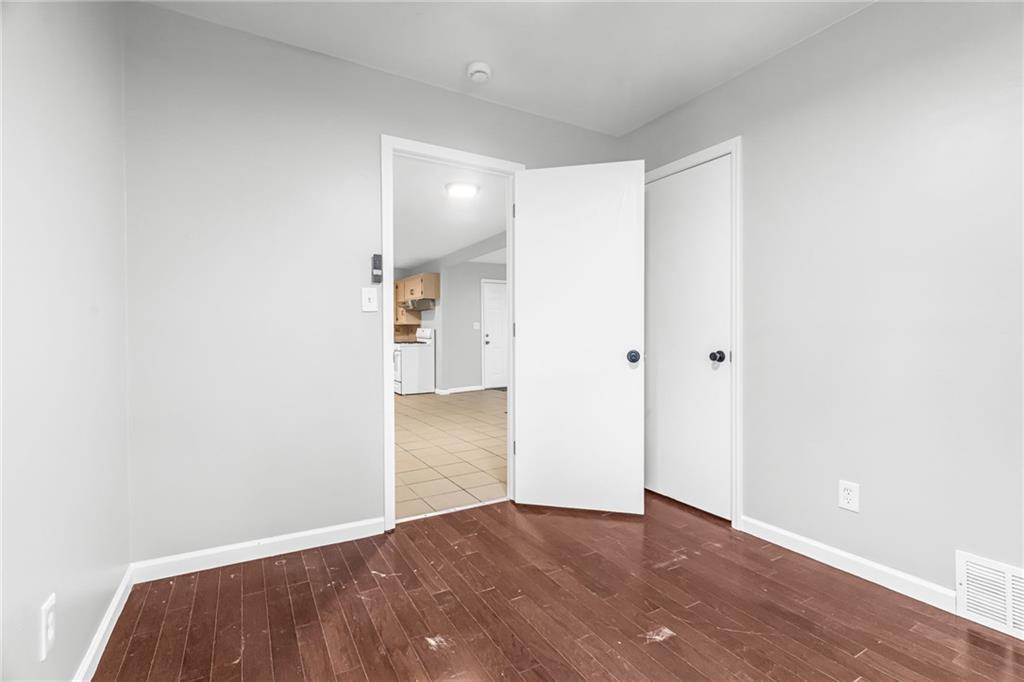 1302 S Hedges Avenue Property Photo 11