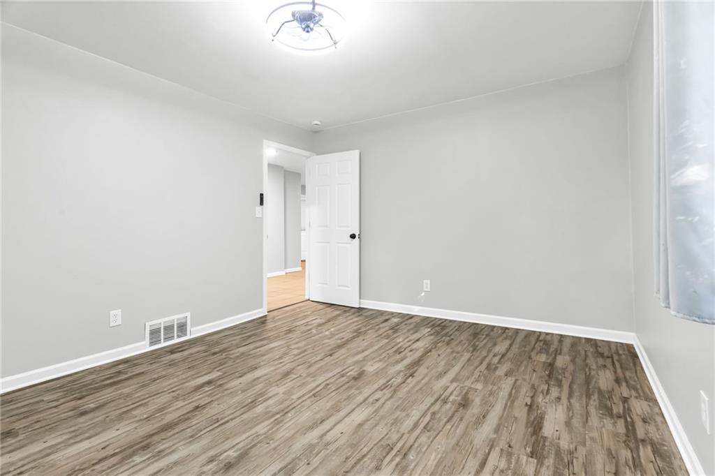 1302 S Hedges Avenue Property Photo 13
