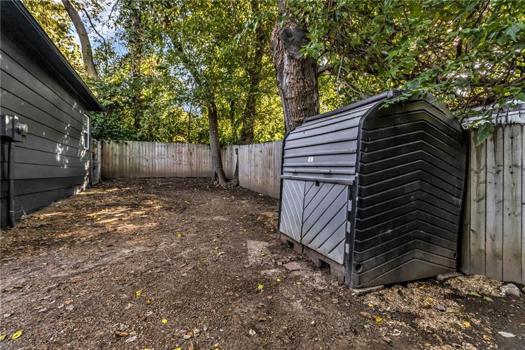1302 S Hedges Avenue Property Photo 14