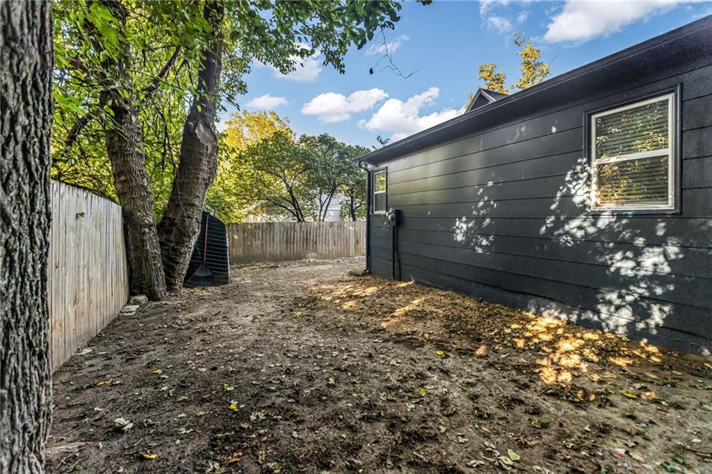 1302 S Hedges Avenue Property Photo 15