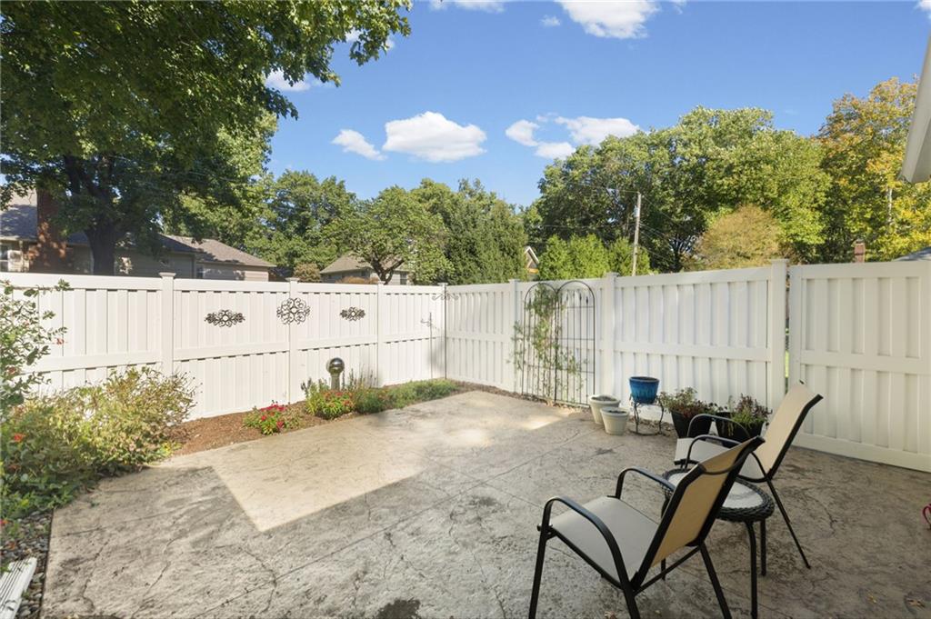 7812 W 100th Terrace Property Photo 35