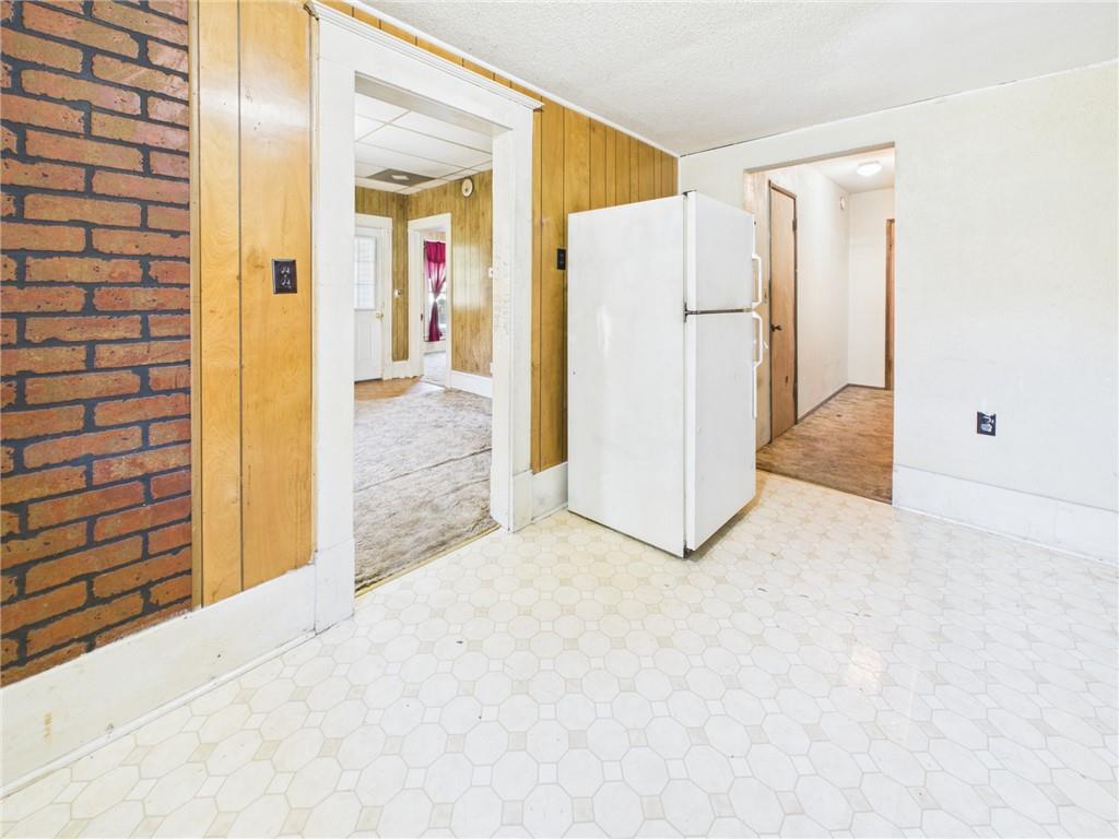 108 S Lee Street Property Photo 5