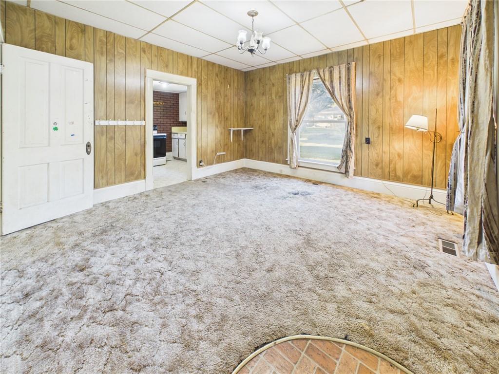 108 S Lee Street Property Photo 8