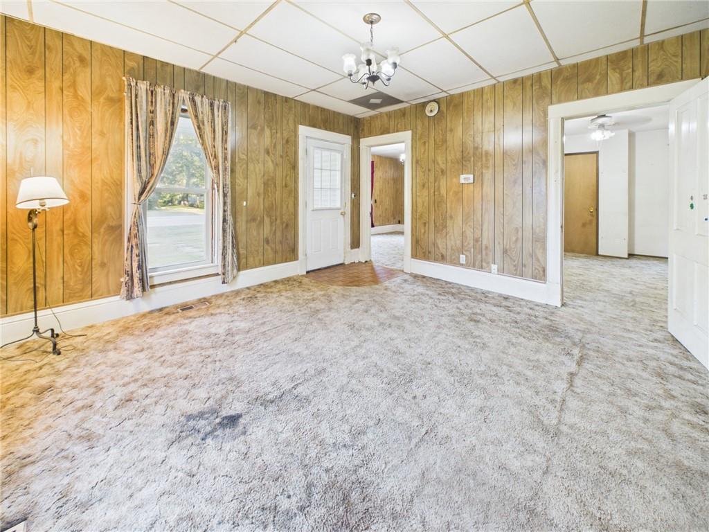 108 S Lee Street Property Photo 9