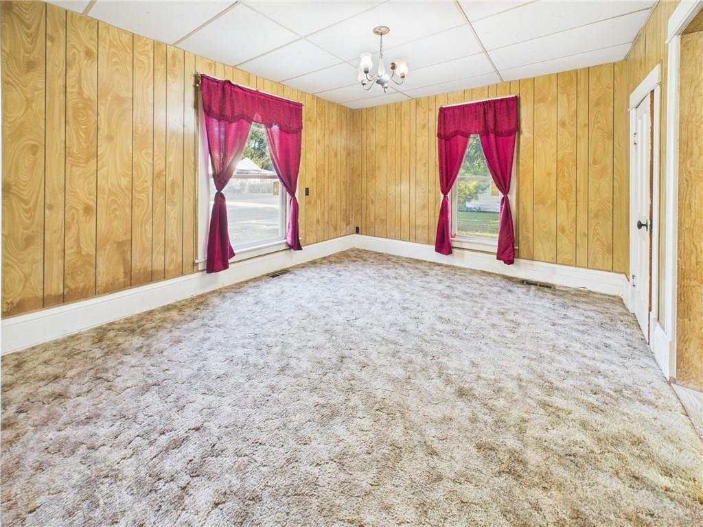 108 S Lee Street Property Photo 11