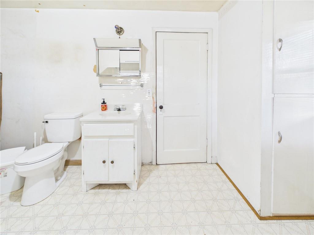 108 S Lee Street Property Photo 24