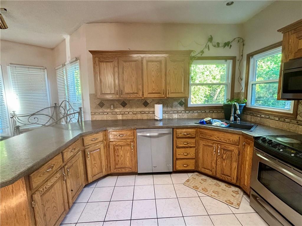 6805 Noland Road Property Photo 7