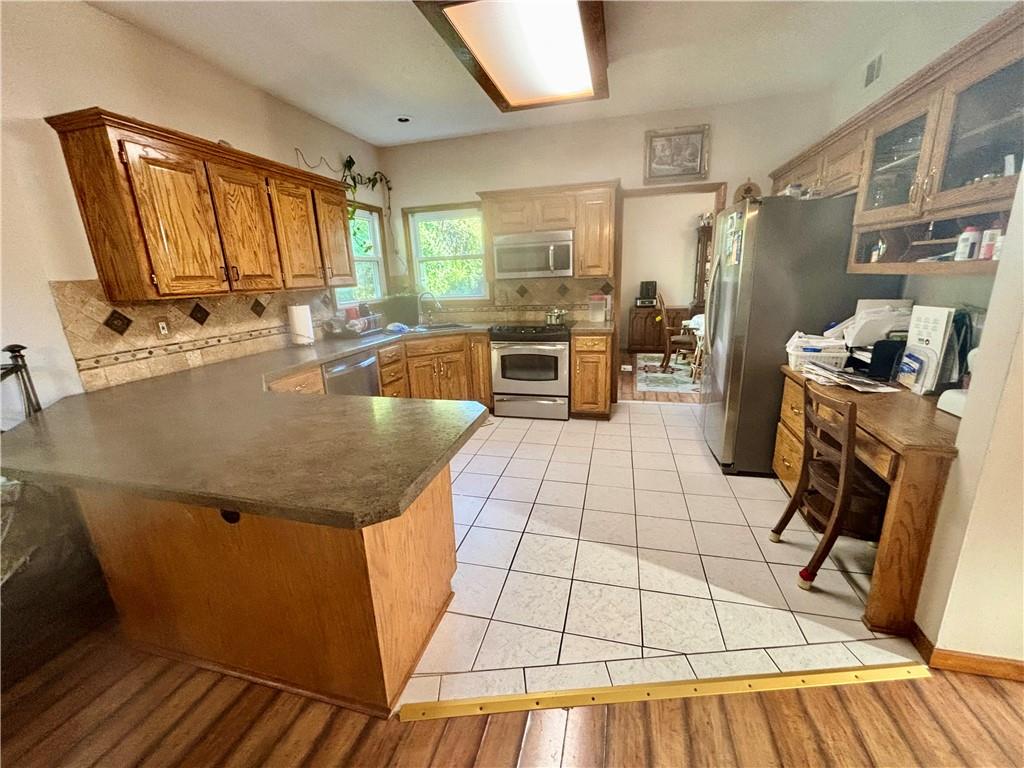 6805 Noland Road Property Photo 8