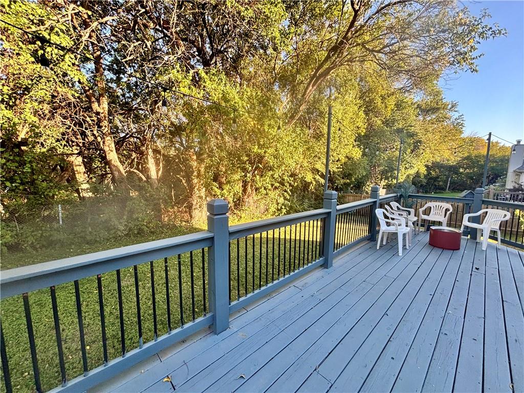 6805 Noland Road Property Photo 12