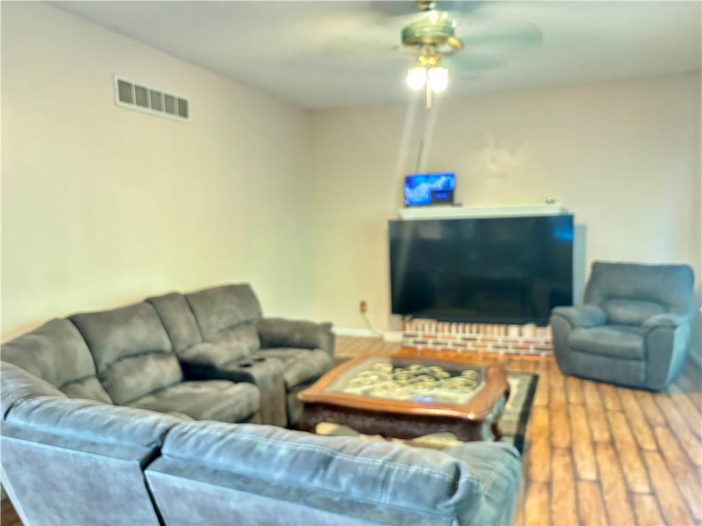 6805 Noland Road Property Photo 16