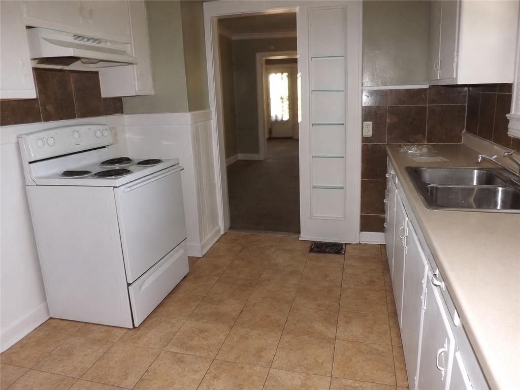 340 Elmwood Avenue Property Photo 4