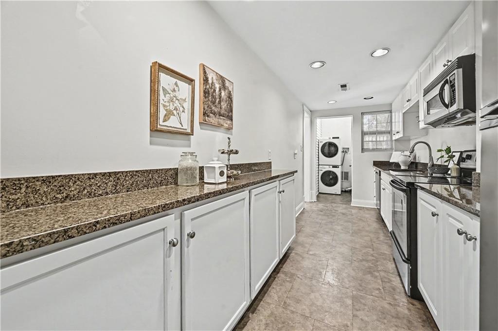 5129 Wyandotte Street Property Photo 15