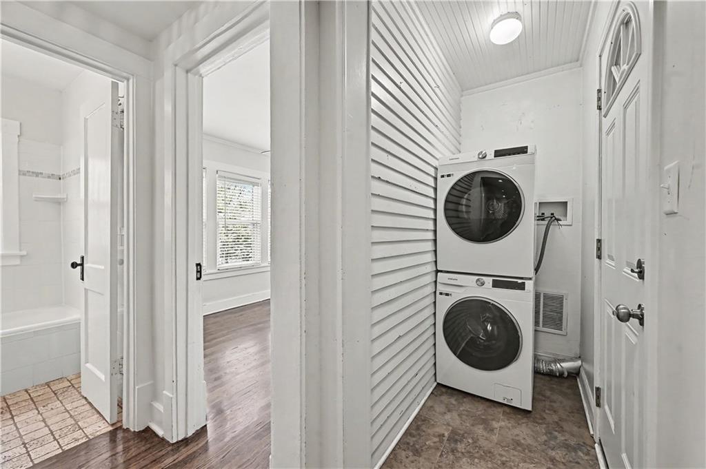 5129 Wyandotte Street Property Photo 16
