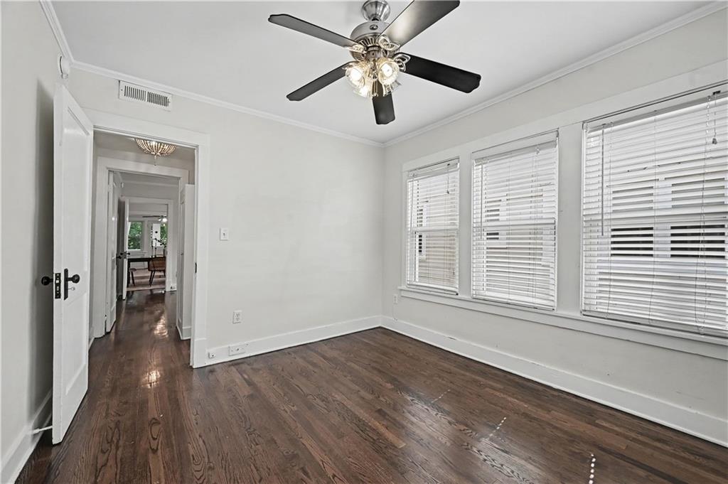 5129 Wyandotte Street Property Photo 19
