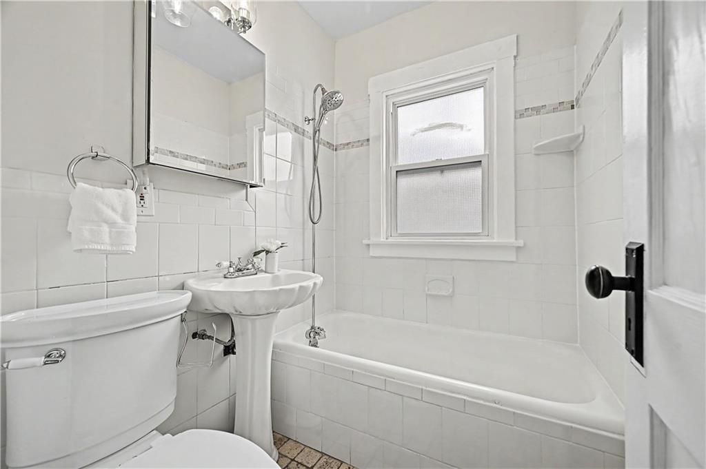 5129 Wyandotte Street Property Photo 21