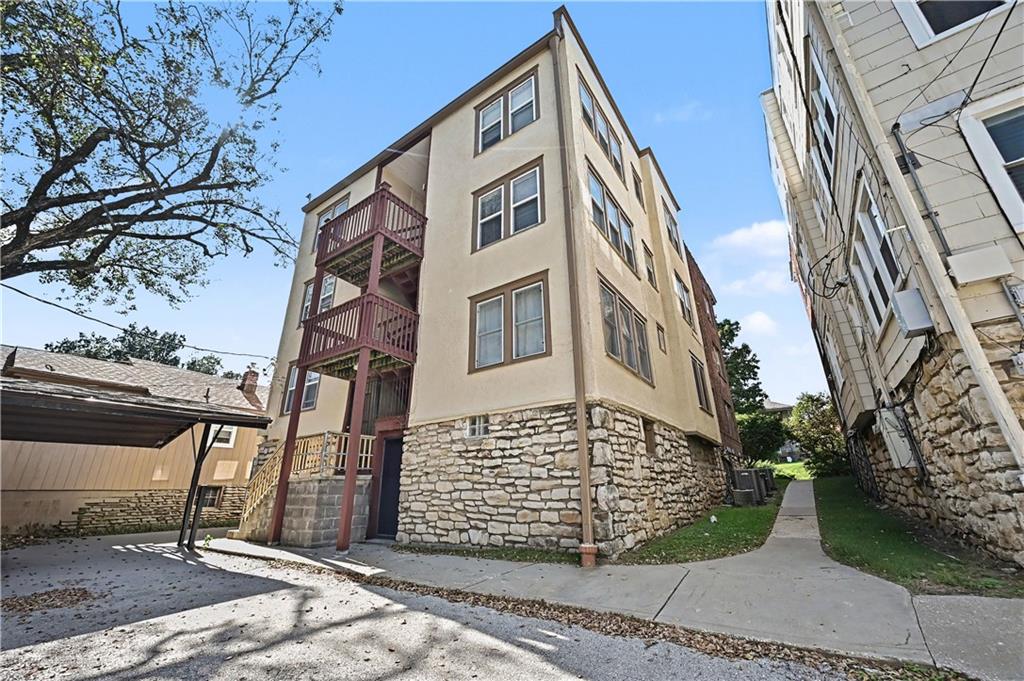 5129 Wyandotte Street Property Photo 24