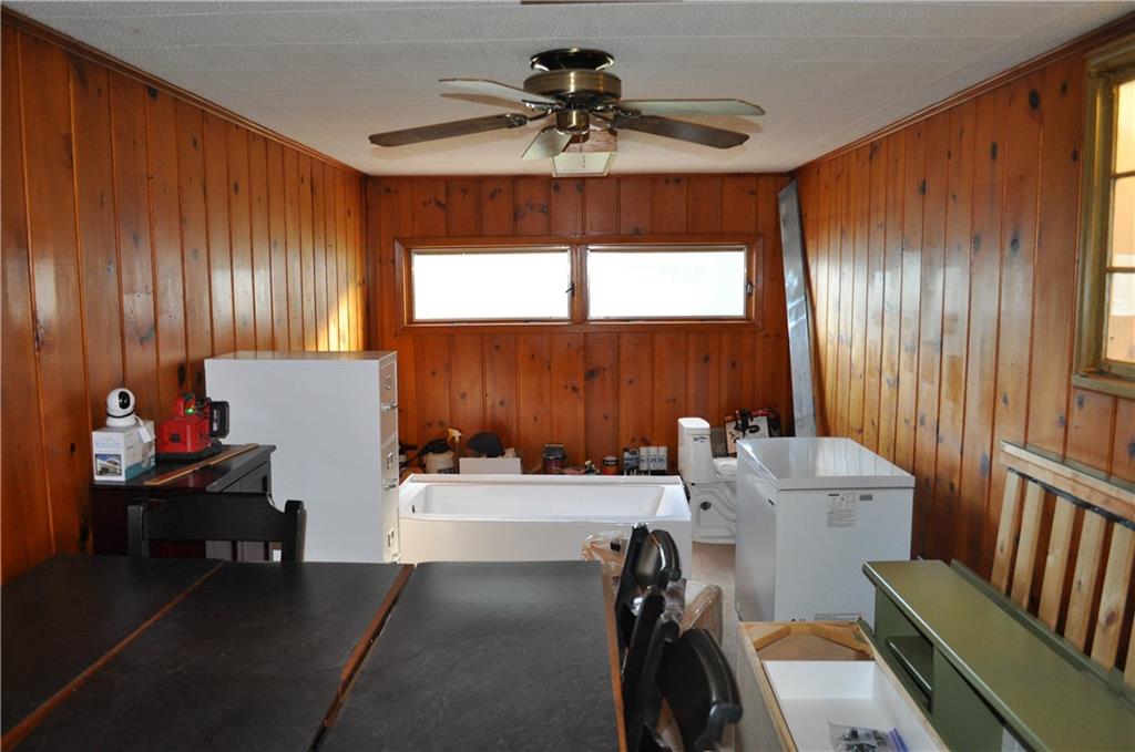 101 S Young Avenue Property Photo 10