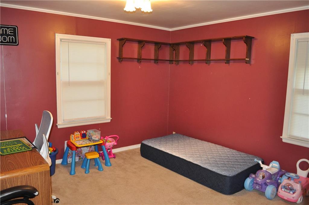 101 S Young Avenue Property Photo 13