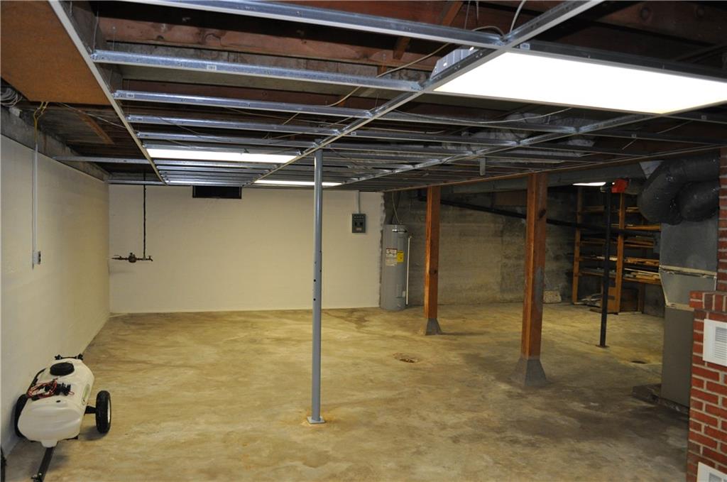 101 S Young Avenue Property Photo 20