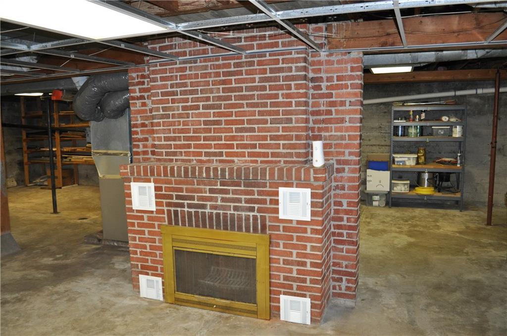 101 S Young Avenue Property Photo 21
