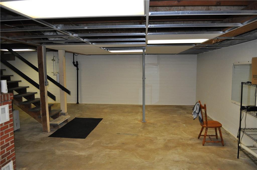 101 S Young Avenue Property Photo 23