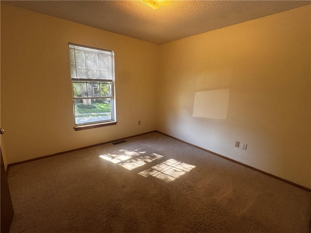 1211 Sw Hillcrest Drive Property Photo 6