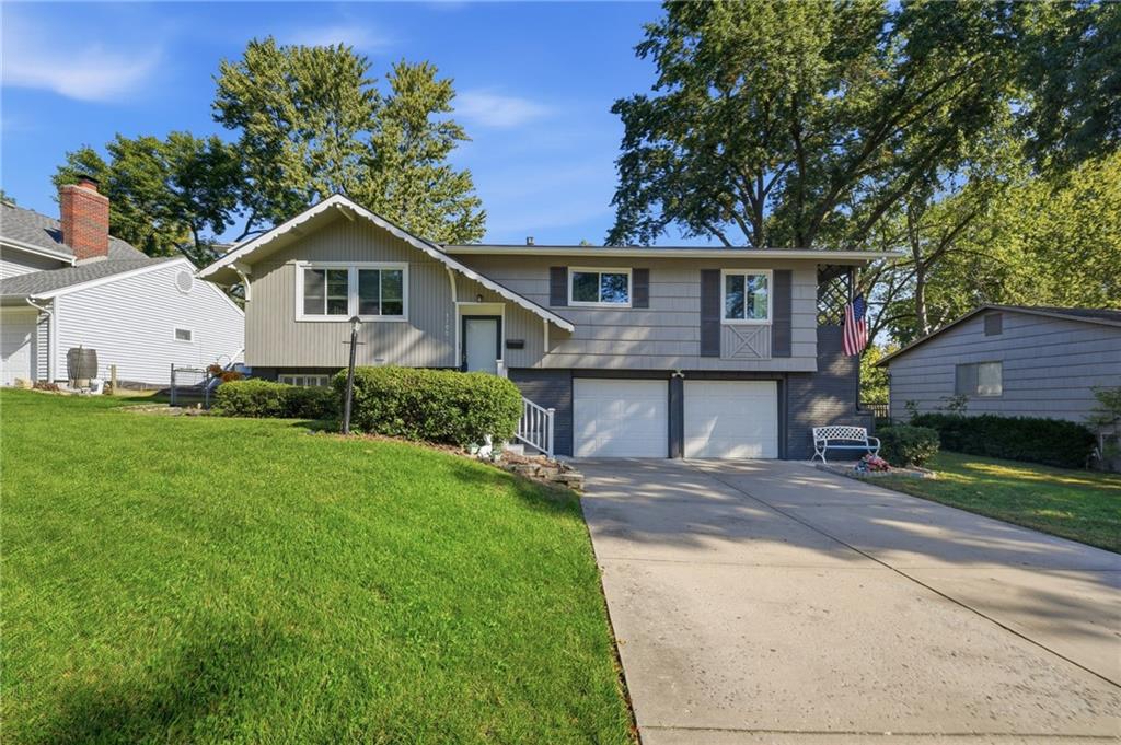 1700 Ne 67th Place Property Photo 3