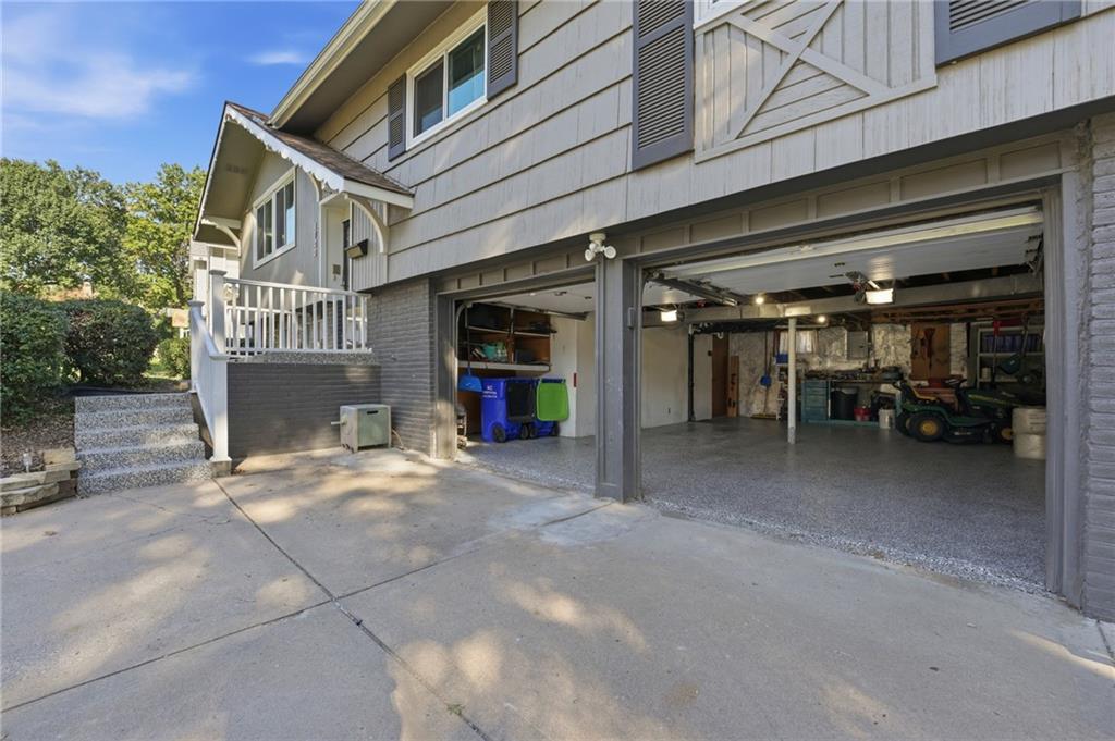 1700 Ne 67th Place Property Photo 7