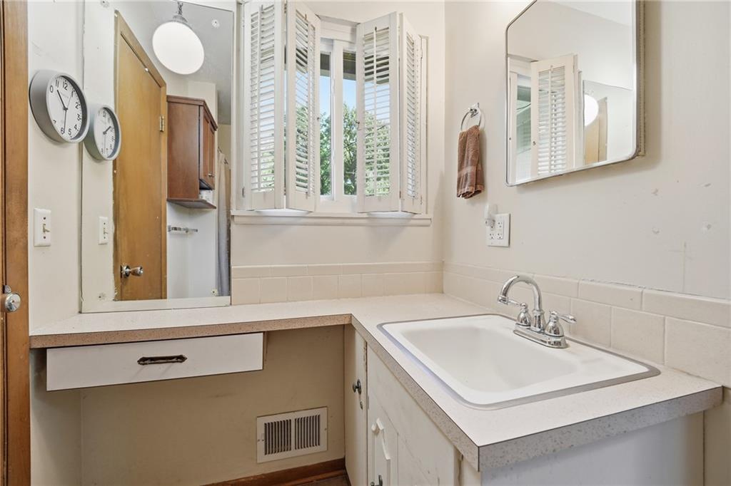 1700 Ne 67th Place Property Photo 26