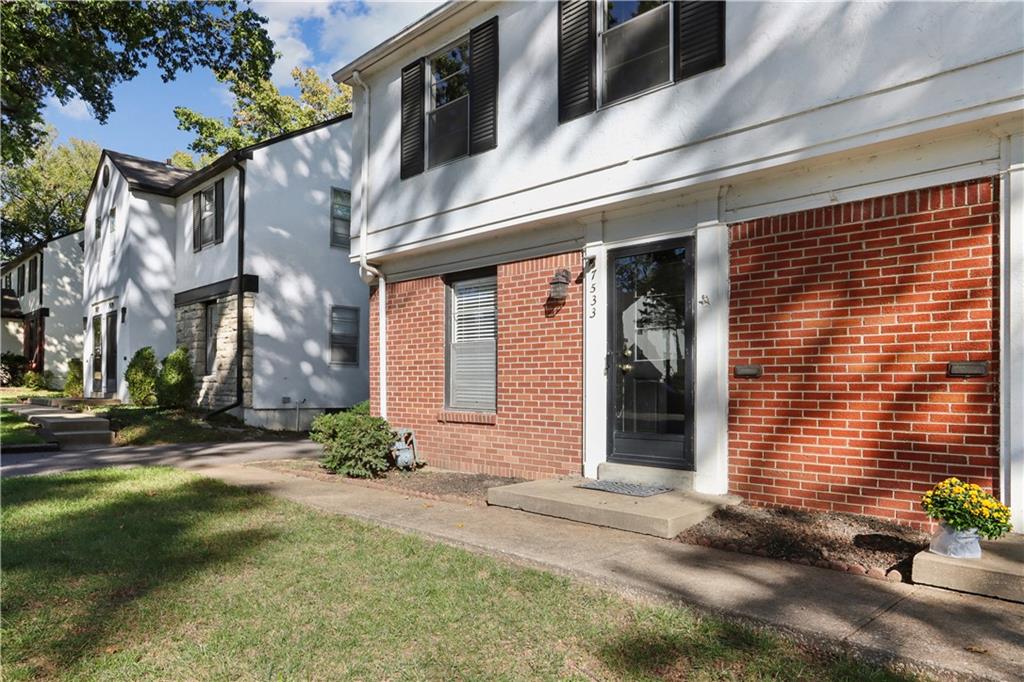 7533 Wyoming Street Property Photo 2