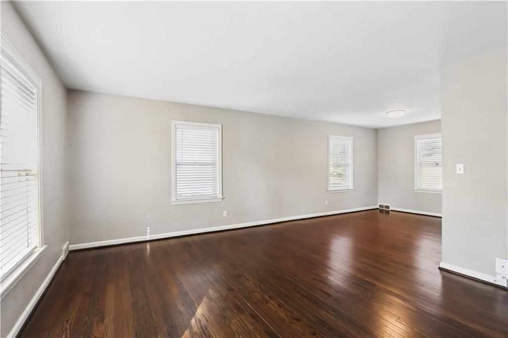 7533 Wyoming Street Property Photo 3
