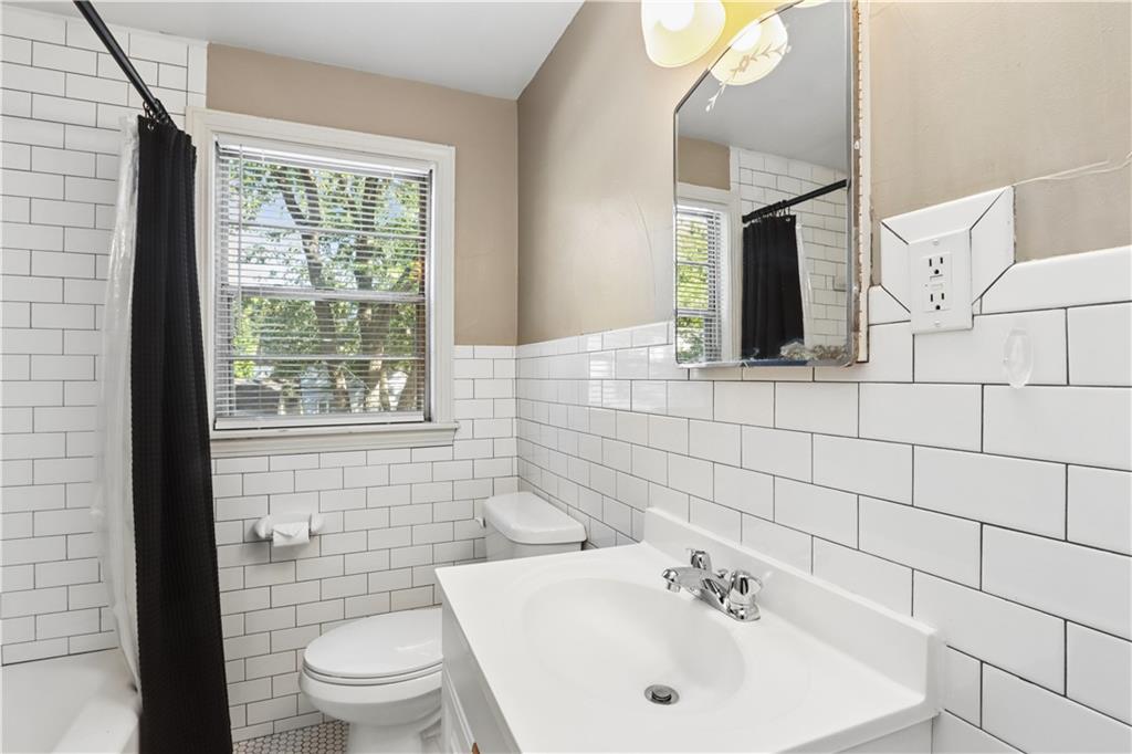 7533 Wyoming Street Property Photo 10