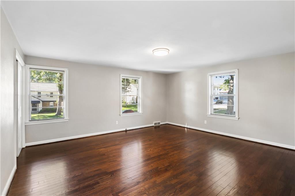 7533 Wyoming Street Property Photo 11
