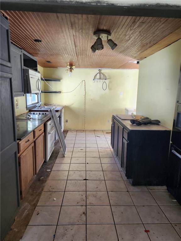 8202 E Shady Tree Lane Property Photo 8