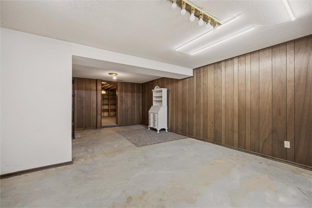 5538 Webster Avenue Property Photo 21