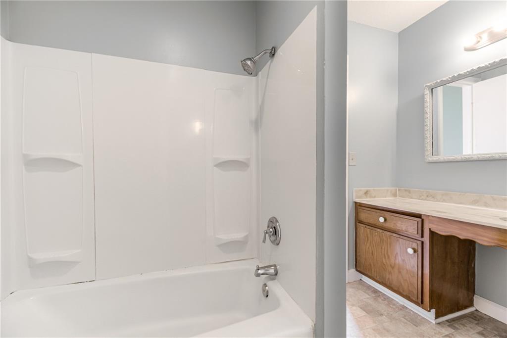 11250 College Avenue Property Photo 4